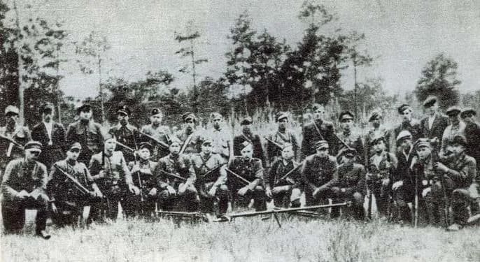 Czym jest wojna partyzancka i jakie ma znaczenie w historii?