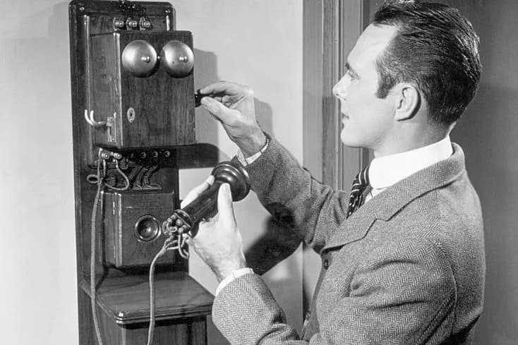 W którym roku Bell wynalazł telefon? Odkryj fascynującą historię tej innowacji